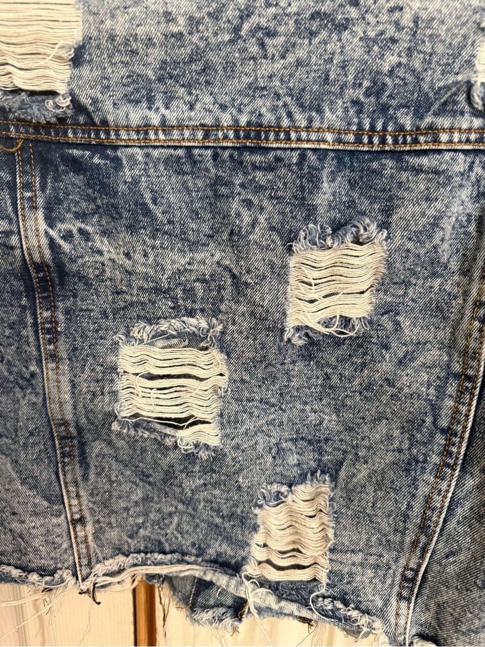 Thrill Jeans Distressed Cropped Denim Jacket Rhinestone Fringe Small - Picture 5 of 5